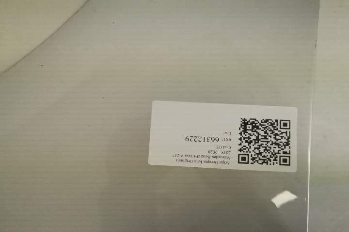 Оригинално дясно предно крило Мерцедес-Бенц / Mercedes-Benz B-Class W2