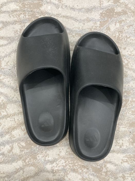 Yeezy slide noi 43