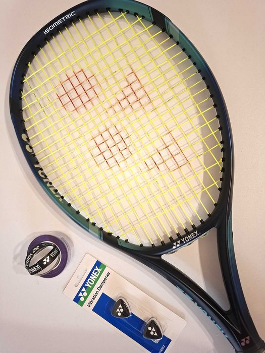 Тенис ракета Yonex EZONE 100L + безплатни аксесоари
