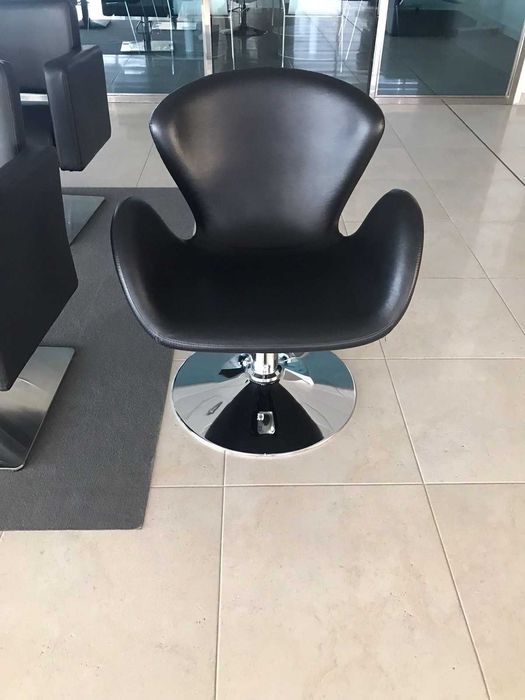 Фризьорски стол BOB ROUND - черна основа