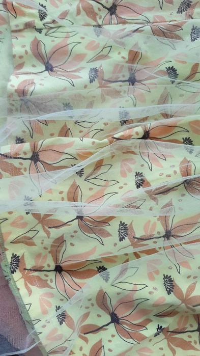 Красив момичешки комплект с есенни мотиви и малко брокат,7-9 г