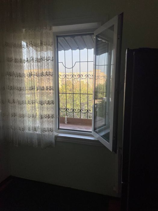 Продаётся своя 1.ком квартира сергели куйлук 5 массив ор-тр мет колеж