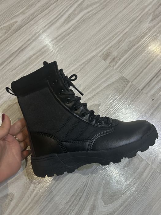 Чисто нови черни кубинки,само пробвани. Номер 39,но отговярят на 38.