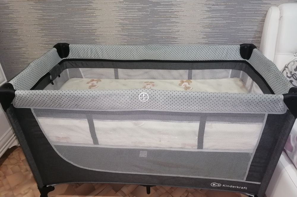 Продам детский манеж-кровать