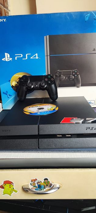 Ps4 cu manetă si cutie