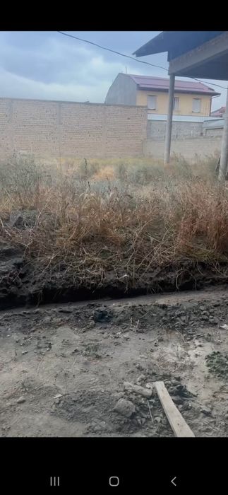 Породаетсч 6 соток земля по застройку сентр городе