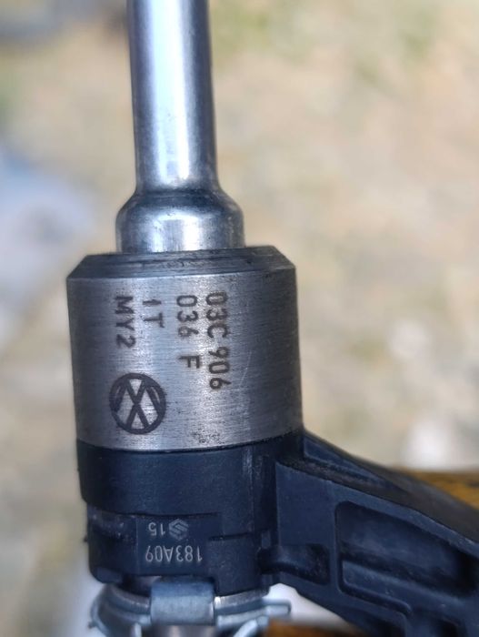 Бензинова дюза инжектор за 1,4TSI 160к.с.  - 03C906036F