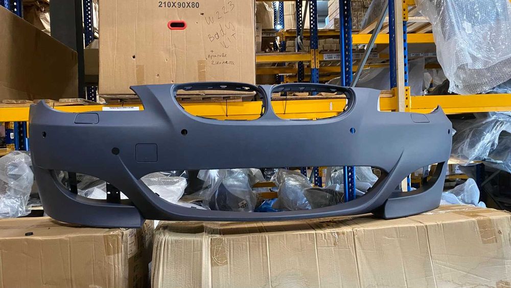 Предна броня за BMW E60 /E61 - M5 , без отвори за халогени.С ДЕФЕКТ.