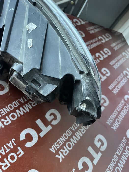 2 комплекта ляв и десен фар Citroen Jumpy 2016-2023