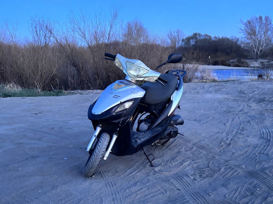 Продам скутер...