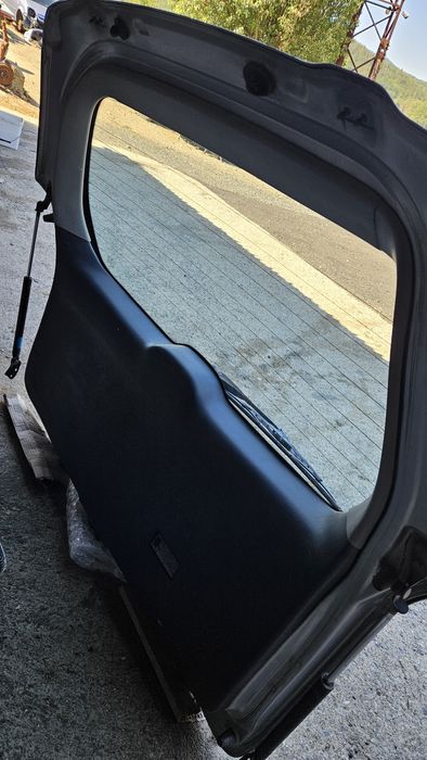 Капак на багажника за Mazda Premacy 2004г.