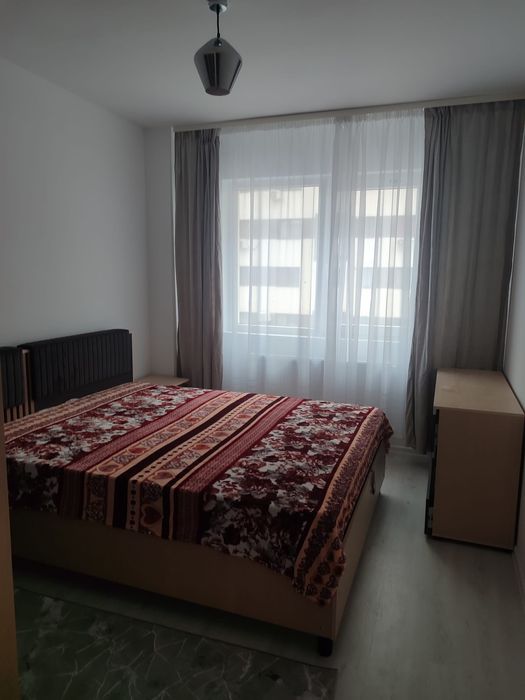 Închiriez apartament cu 2 camere decomandat