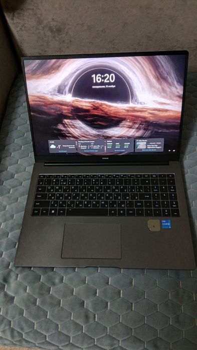 Продам ноутбук HONOR MagicBook x16
