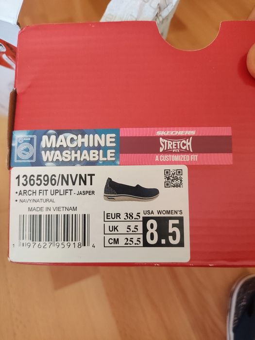 Продам новые слипоны Skechers ( оригинал)