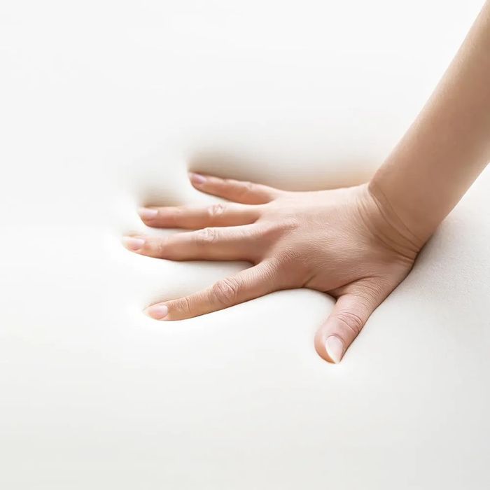 NOU Fotoliu plush, alb, picioare aurii