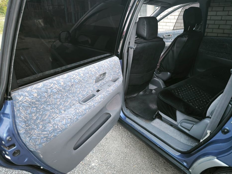 Продам семейную машину