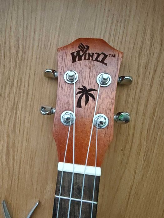 Укулеле Winzz AU07LH-26 - тенор укулеле (хавайска китара)