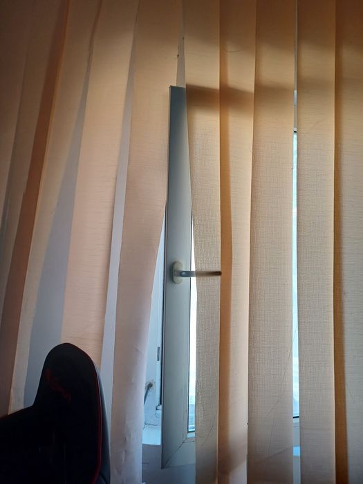 Jaluzele geam, verticale