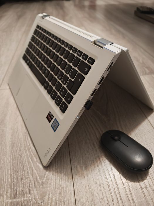 Laptop cu touchscreen / Tableta Lenovo Yoga