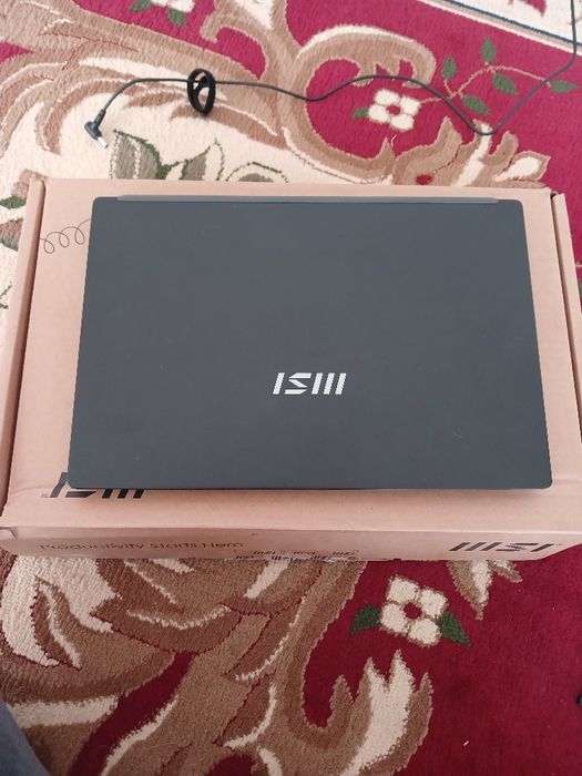 ISIII MSI Modern 15 B12M Intel Core i5-1235U