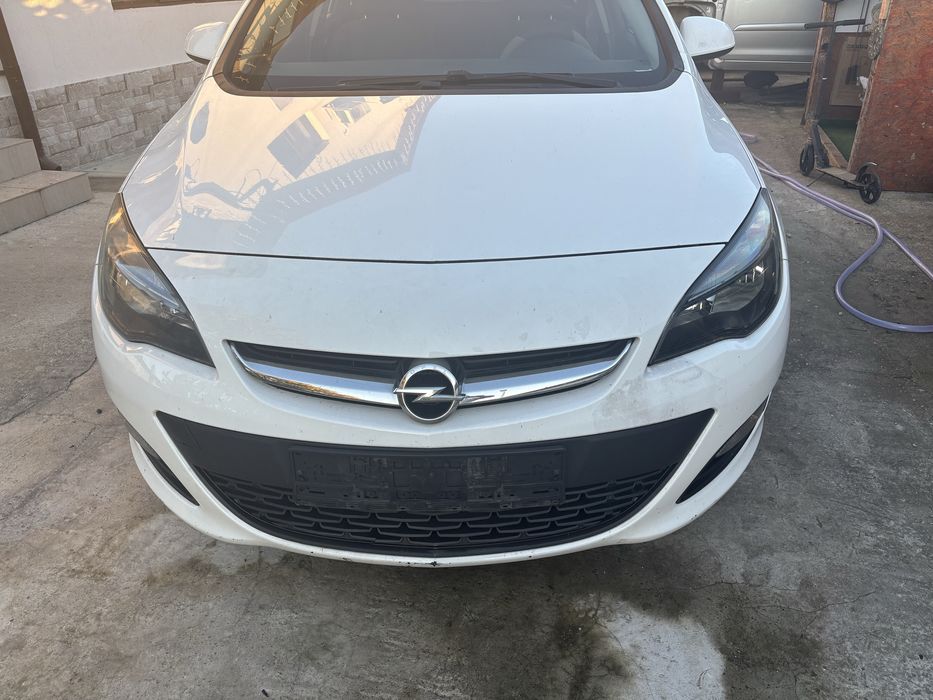 Dezmembrez Opel astra j facelift 1.6 EcoFlex  euro 6 an 2018