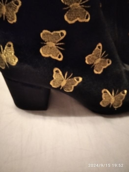 Елегантни боти с ток