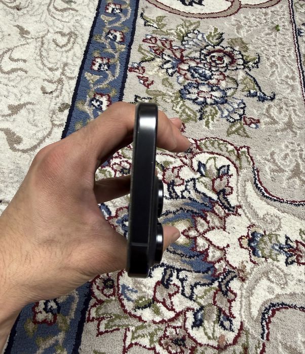 Продаётся Apple iPhone 16 Pro 512 GB.