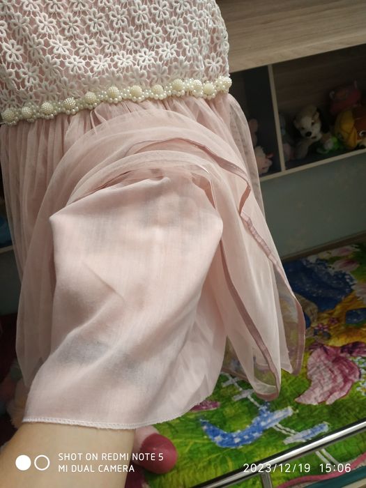 Нарядное платье на девочку