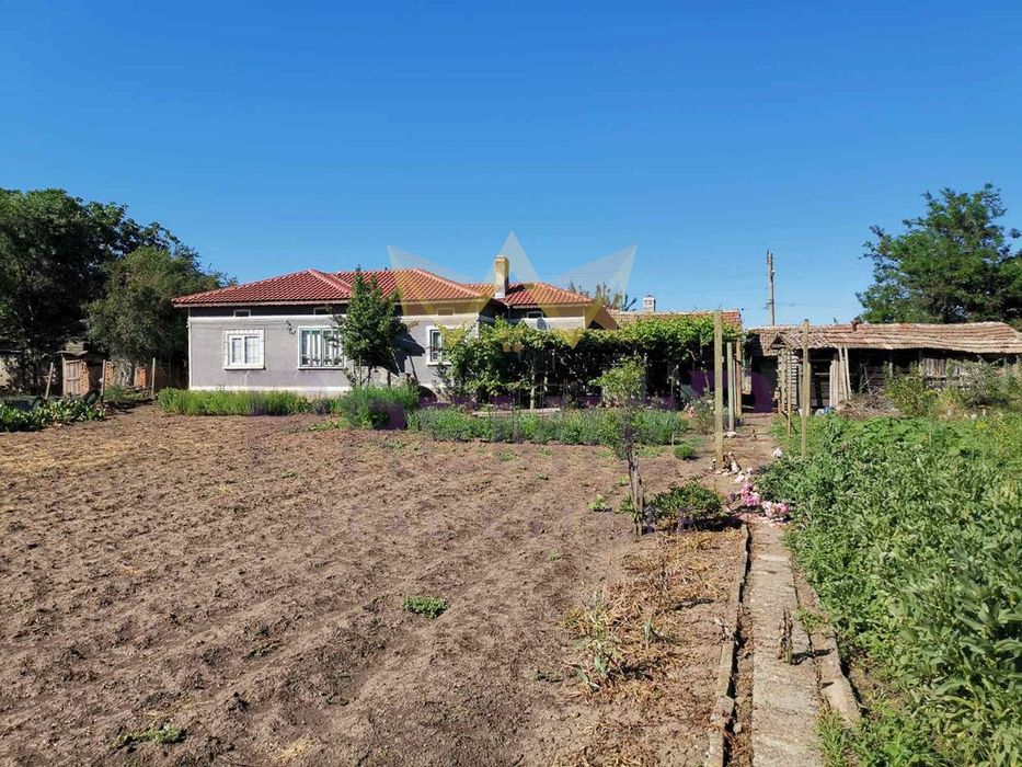 Продава се Къща в с. Соколово, Област Добрич - 140 кв.м за 608 €/кв.м - Снимка #2