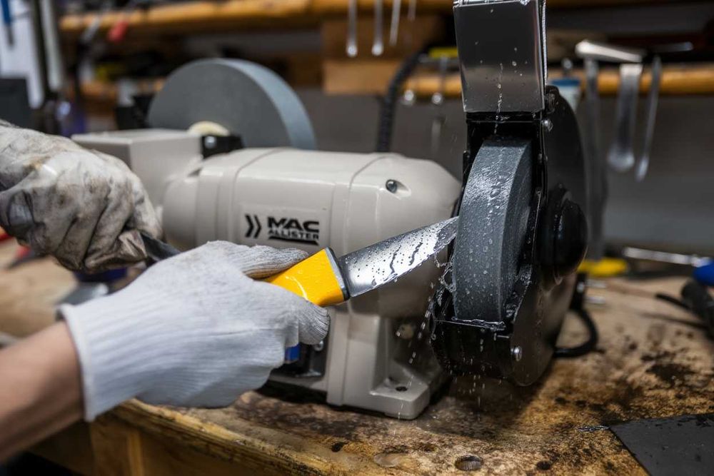 Polizor de banc 250W MAC ALLISTER pentru ascutire