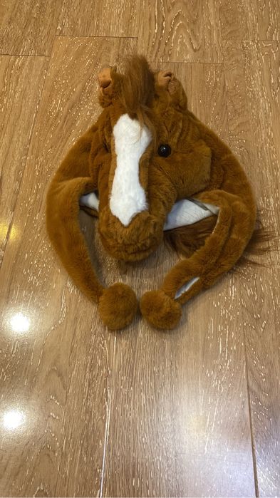 Детская шапка лошади