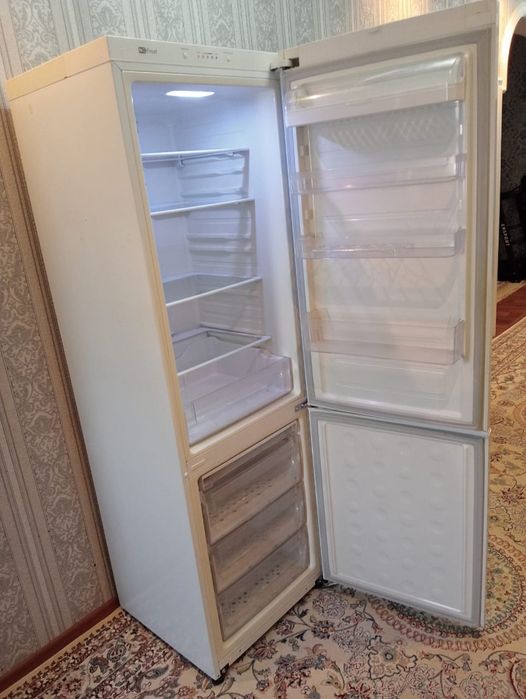 Продам холодильник
