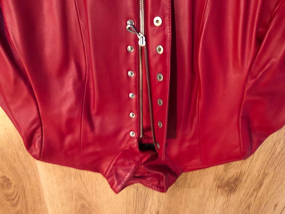 Jacheta piele, masura 40, inchidere cu fermoar si capse, cordon