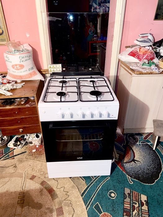 Продам газ плиту идеальном состояний