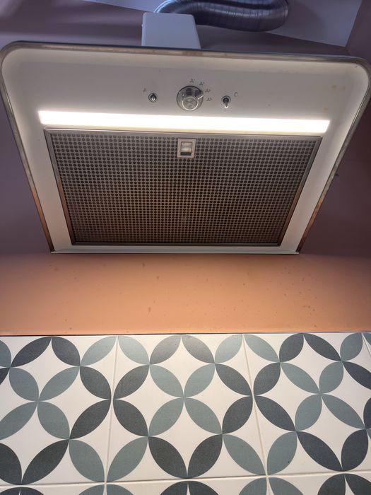 Аспиратор за монтаж на стена