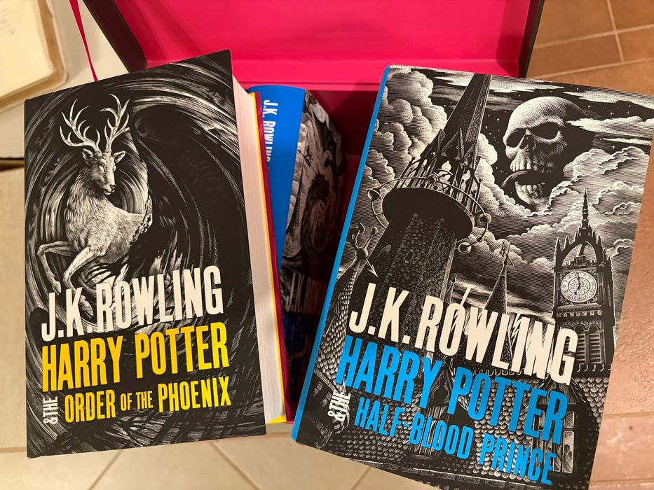 Хари Потър Boxed Set- The complete collection Hardback + подарък