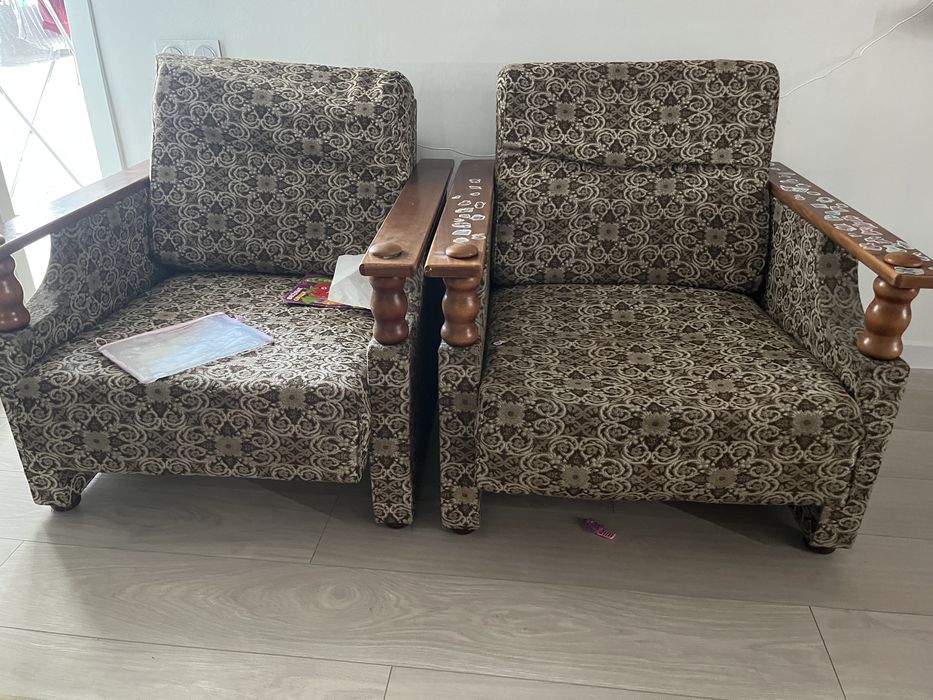 Продам старое кресло