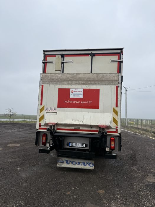 Volvo FM330 frigorific 2011