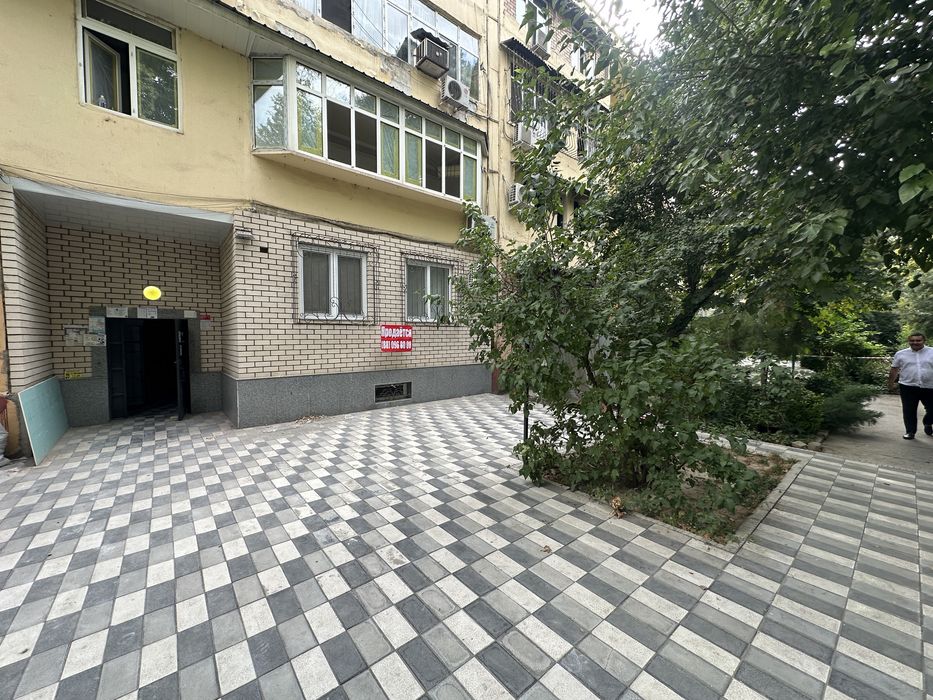 3-комнатная квартира 70 м² с ремонтом неоклассика, Ц-4,