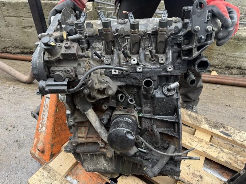Motor complet fara anexe Renault Scenic 3 facelift F9Q870 1.9 dci F9Q-