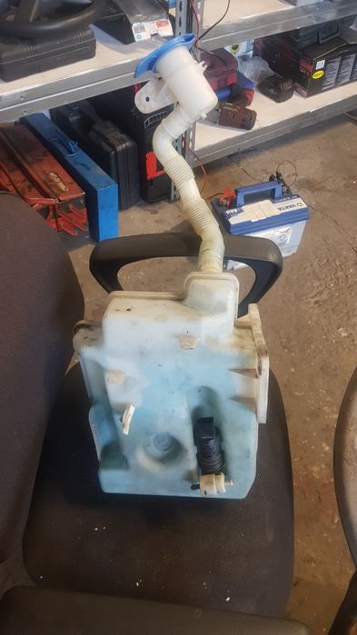 Vas spalator stropitor parbriz golf 5 passat b6 octavia 2 audi