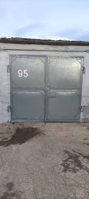 Гараж район базы Горкомхоза