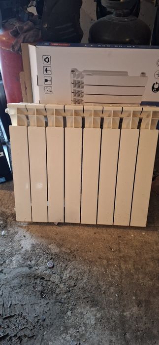 Продаю батарею  .