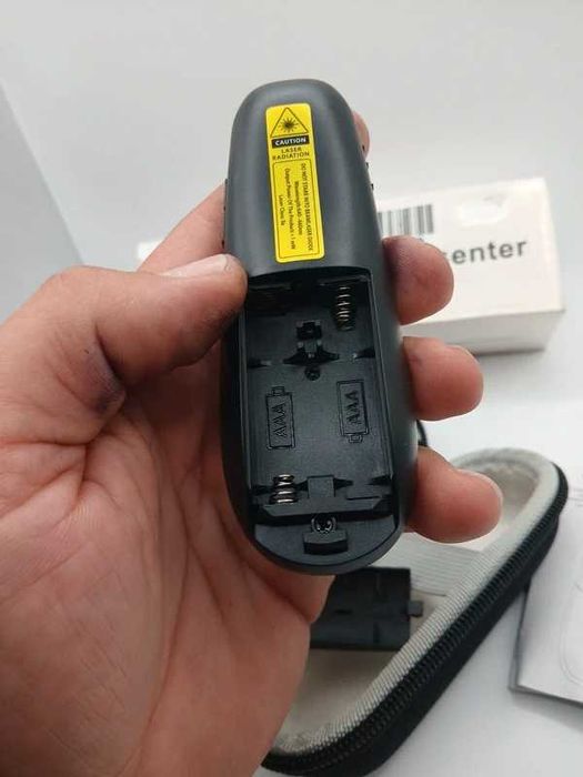Telecomandă Prezentări Wireless Presenter cu Laser și Husă de Protecție