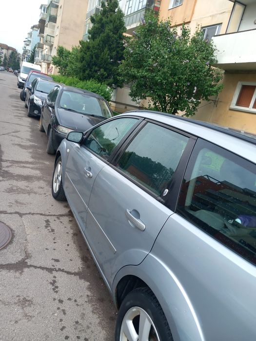 Vând Ford Focus 1.6 TDCi,an 2005,culoare gri metalizat