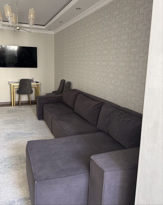 Продается диван в гостинную