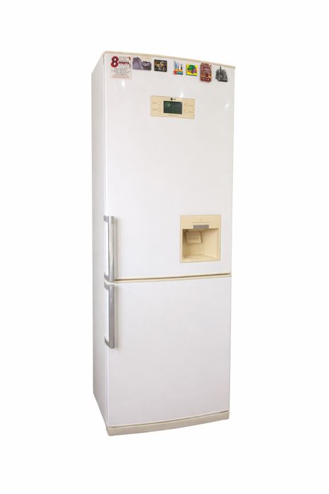 холодильник lg в хорошем рабочем состоянии