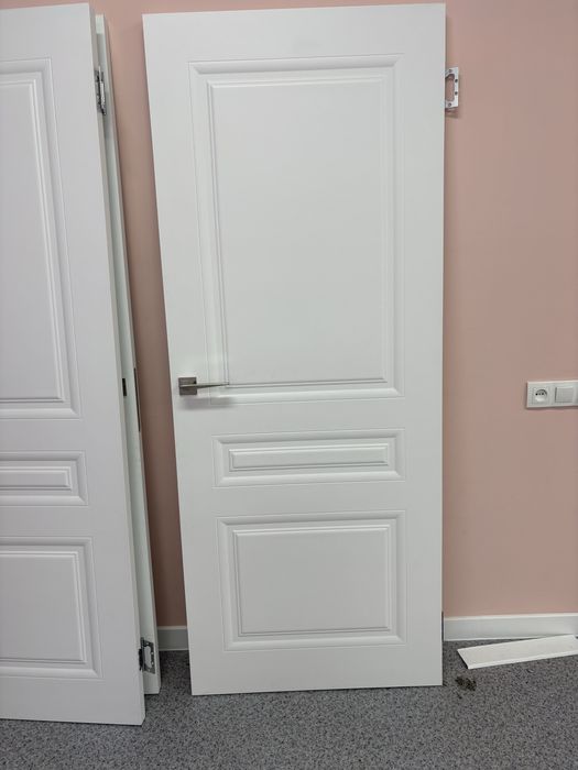 Продам двери, диван, стулья, колонка