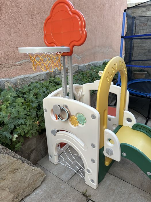Детска къщичка с пързалка