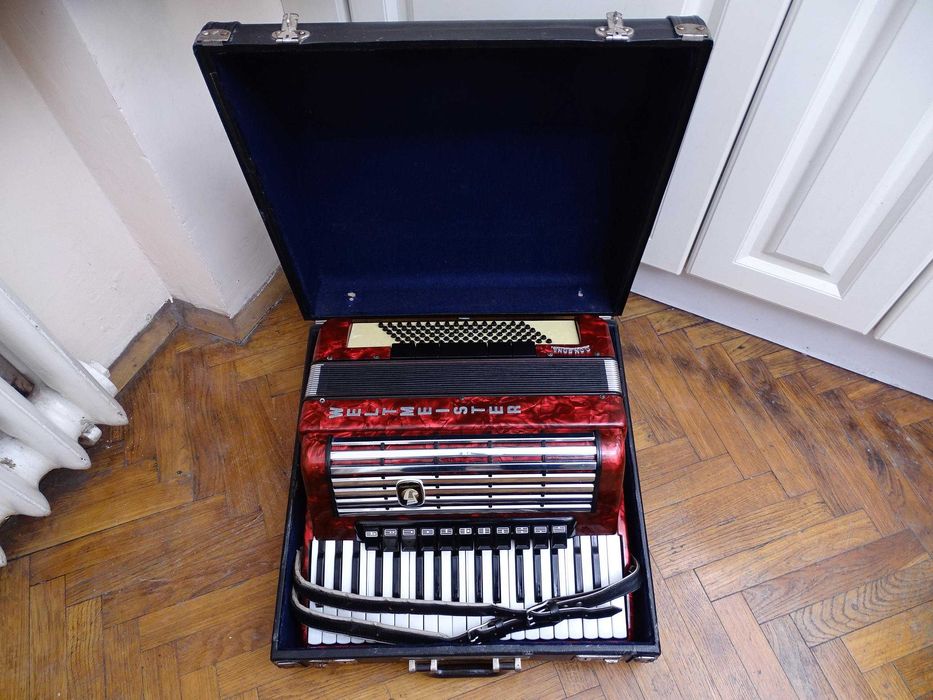 Акордеон Велтмайстер Консона 96 баса